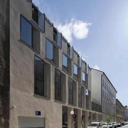 Modern Old Town - Balcony, Coffee, Wifi Bratislava