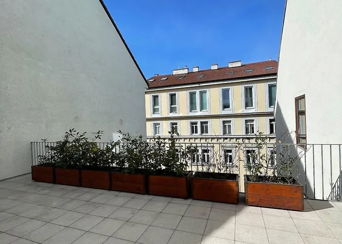 Modern Old Town - Balcony, Coffee, Wifi