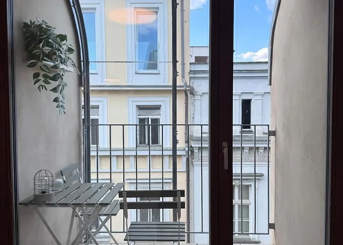 Modern Old Town - Balcony, Coffee, Wifi Apartamento Bratislava